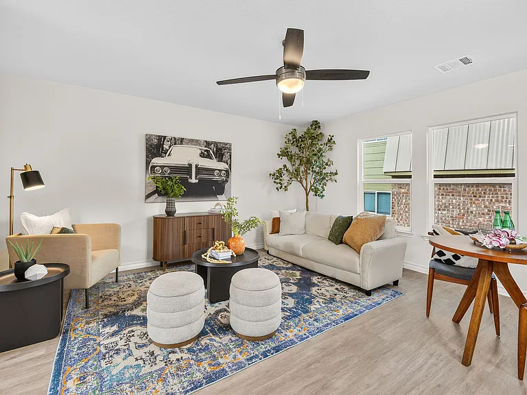 310 W Evergreen St #101 — Photo 5