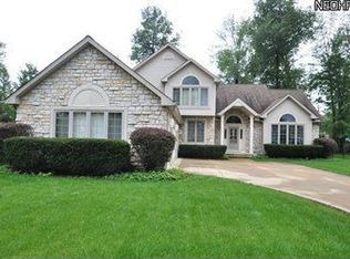 30315 Adams Ln, Westlake, OH