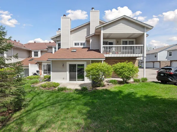 5337 Highpointe Dr, Bloomington, MN 55437