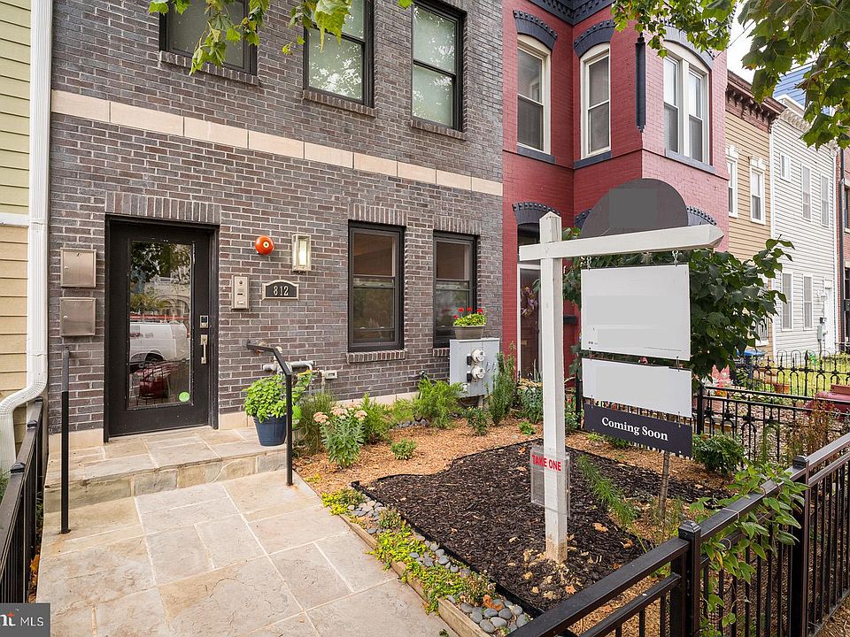 1st image of 812 4th St NE #1