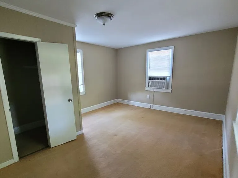 2105 College St — Photo 12