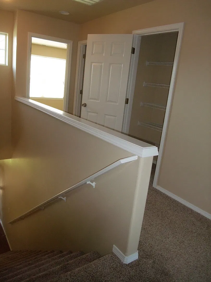 North Albany - Very Clean 5 Bedroom 2 1/2 Bath Home with A/C & Fenced Backyard — Photo 4