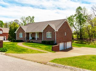 251 Allen Dr, Greenbrier, TN 37073