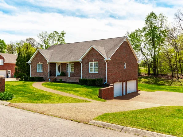 251 Allen Dr, Greenbrier, TN 37073
