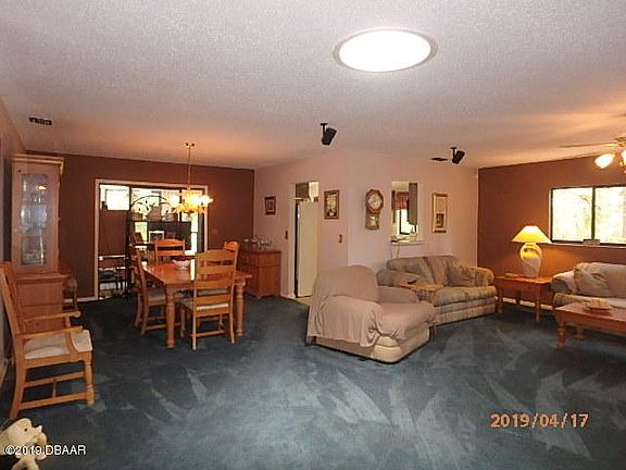 2nd image of 11 Willow Pl