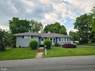 1085 Chambers St, Harrisburg, PA 17113