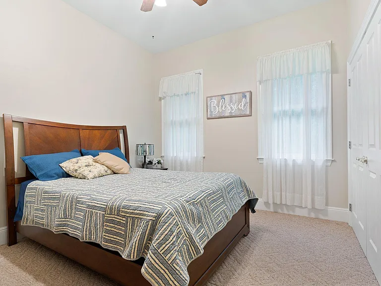 21414 Mary St — Photo 15