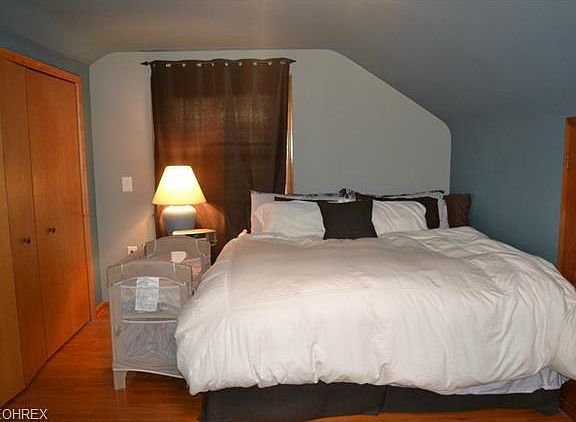 3rd image of 402 Parkside Dr