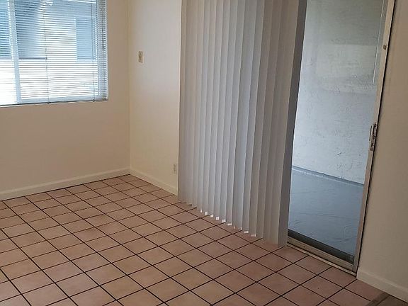 4th image of 1725 Stokes St #4