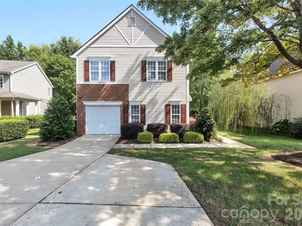 9132 Royal Highlands Ct, Charlotte, NC 28277