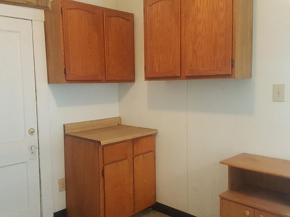 2nd image of 3757 Virginia Park St #1