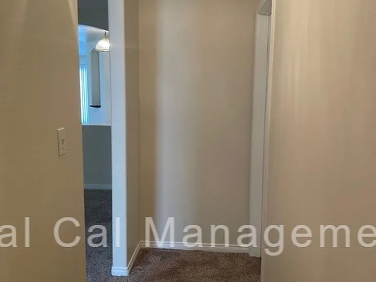 11902 Cedar Bluff Ave — Photo 12
