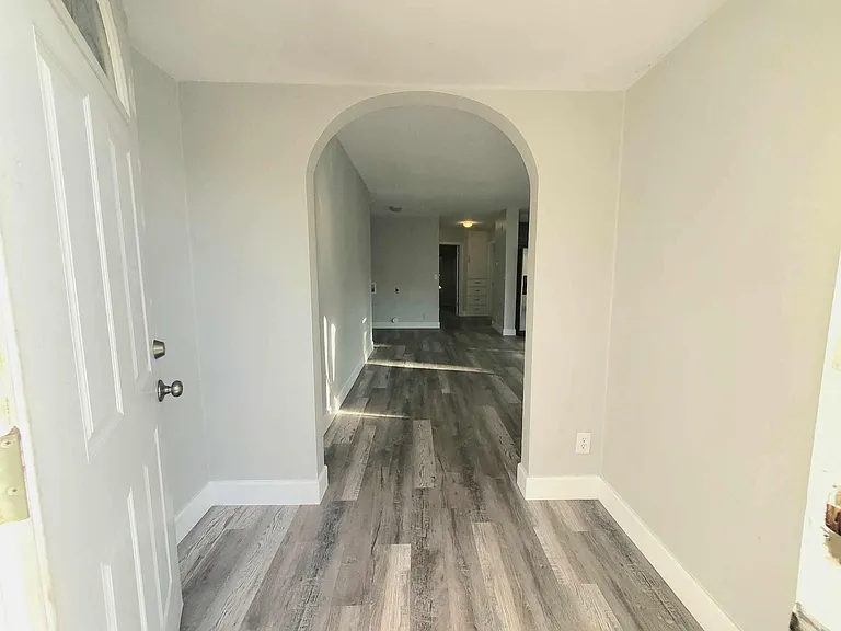 1015 9th Ave — Photo 3
