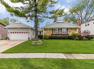 414 Regent Dr, Buffalo Grove, IL 60089