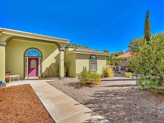 2nd image of 120 Desert Garden Dr