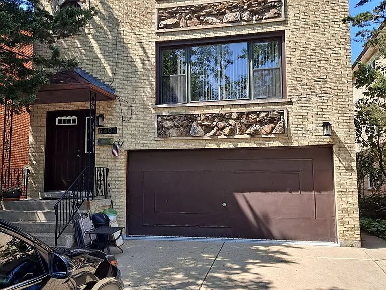 6404 W Dakin St #2 — Photo 4