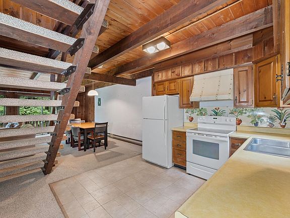 4th image of 289 Hemlock Ridge Road #6C