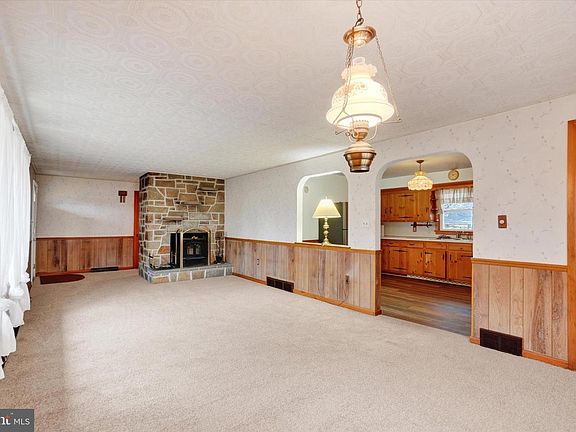 3rd image of 3321 Sycamore Rd