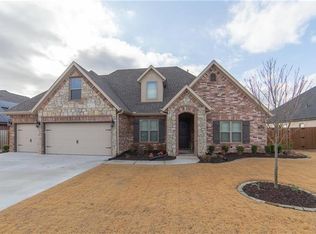 5602 W Lakewood Dr, Rogers, AR 72758