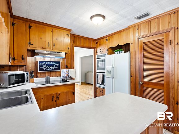 5th image of 179 Country Club Dr