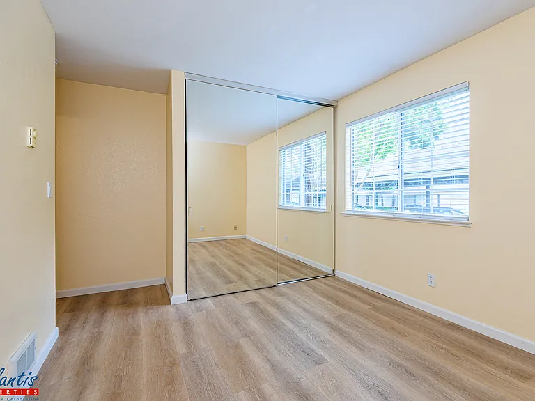 2750 Somerset Park Cir — Photo 10