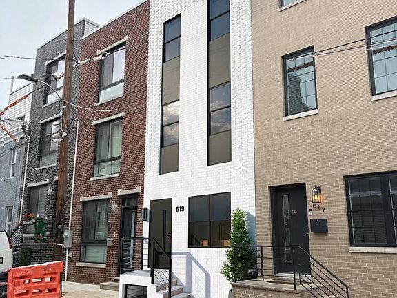 5th image of 3004 Titan St