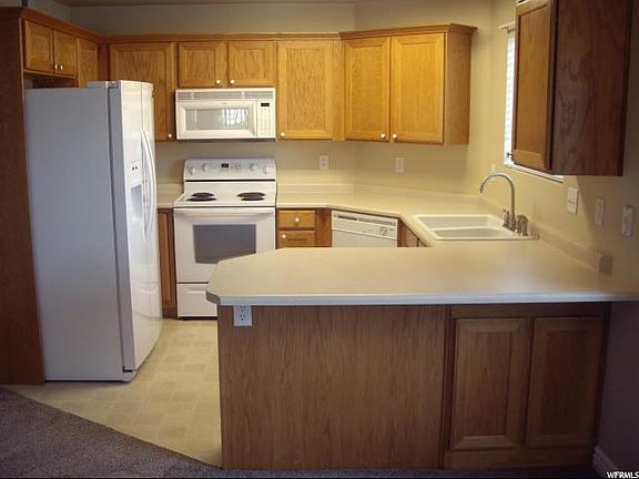 3rd image of 176 E Spencer Peak Way Unit B1