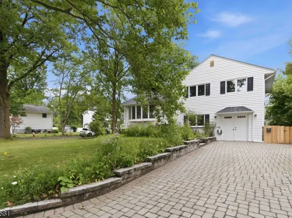 10 Cornell Pl, Chatham Boro, NJ 07928