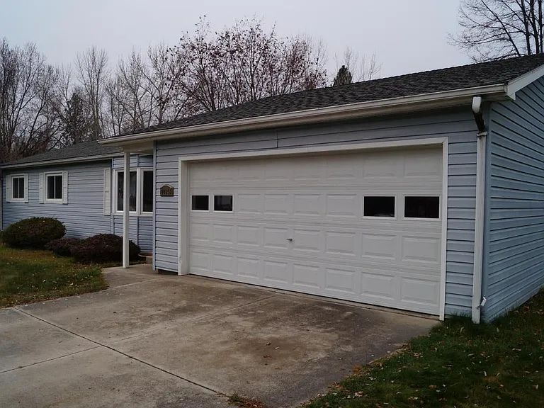 10345 Lakewood Pl — Photo 2