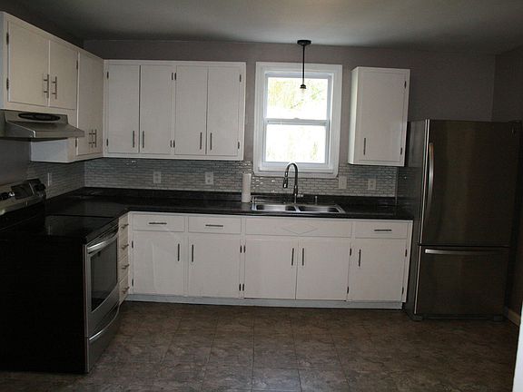 4th image of 3293 Market St