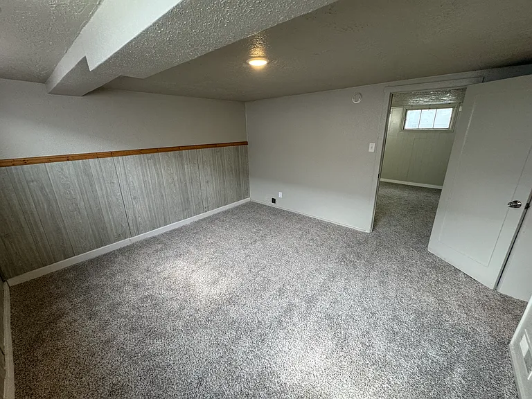 140 N 200 E — Photo 15