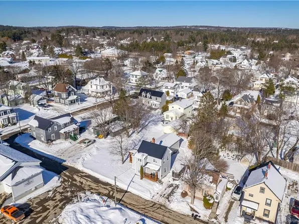 11 Elizabeth St, Saint Stephen, NB E3L 2N7