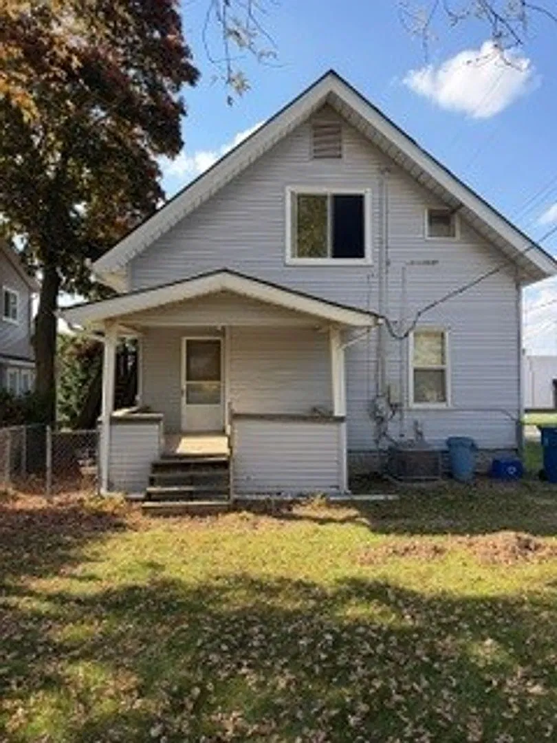 2305 Pine Lake Ave — Photo 1