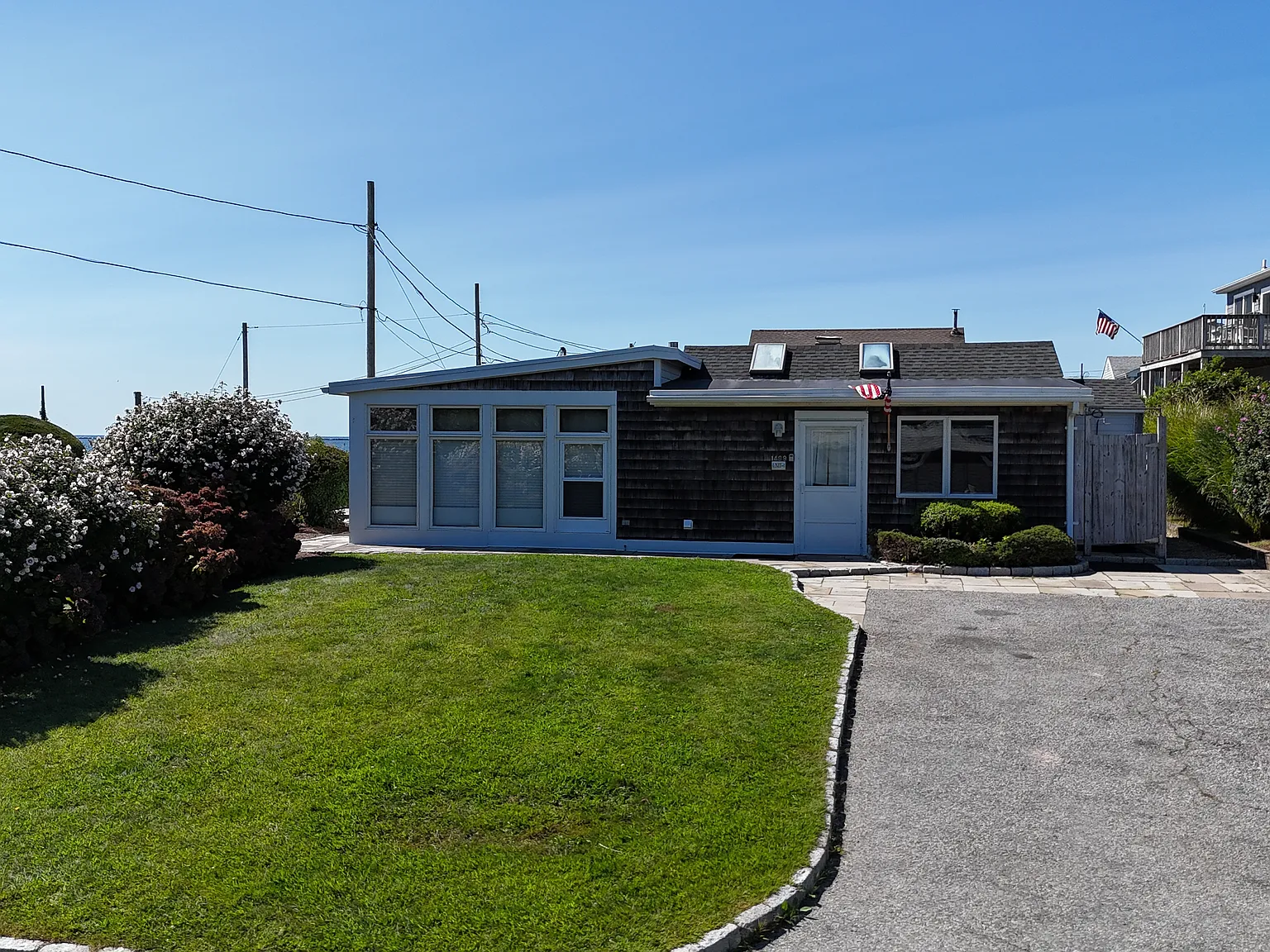 3 bed, 1200 sqft, $2,700 — Photo 3