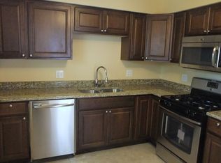 15002 Ulderic Dr, Centreville, VA 20120