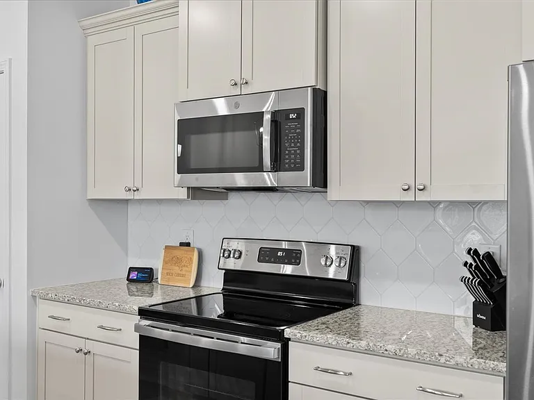 7906 Flatrock Park Dr — Photo 5