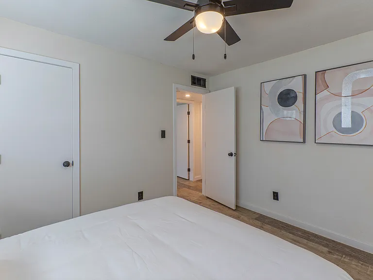 1133 S Farmer Ave #4 — Photo 11