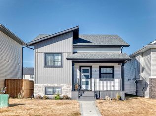 11 S Ian Way, Sylvan Lake, AB T4S0T6