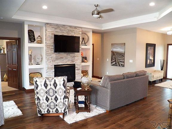 5th image of 8003 S Parkwood Ave