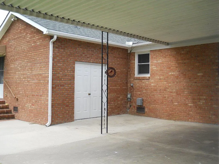 2702 Crockett Dr — Photo 44