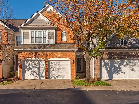 2nd image of 419 Lazy Creek Ln