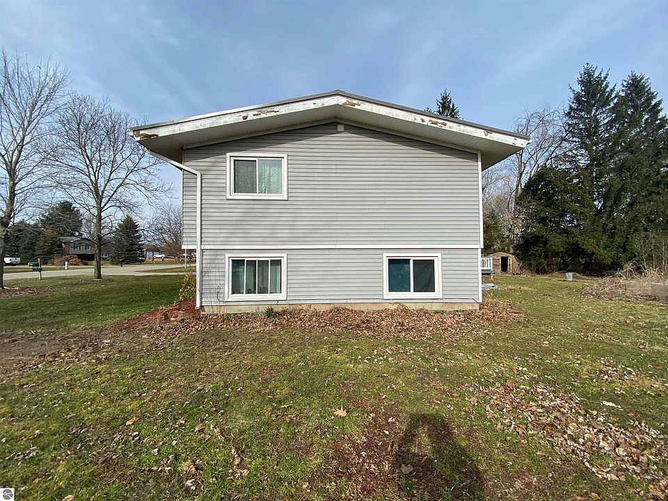 515 Norton Gibbs Dr, Ithaca, MI 48847 Zillow
