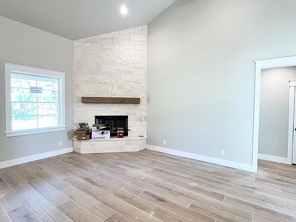 4th image of 1472 Stone Ledge Ln