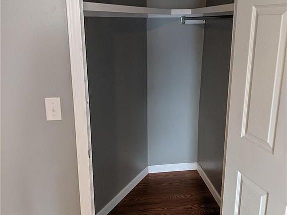 4th image of 2 Wagener Ct