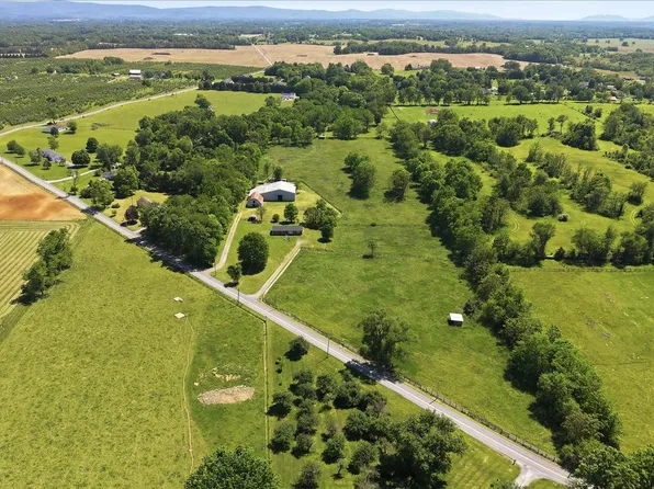 1381 Leetown Rd, Summit Point, WV 25446