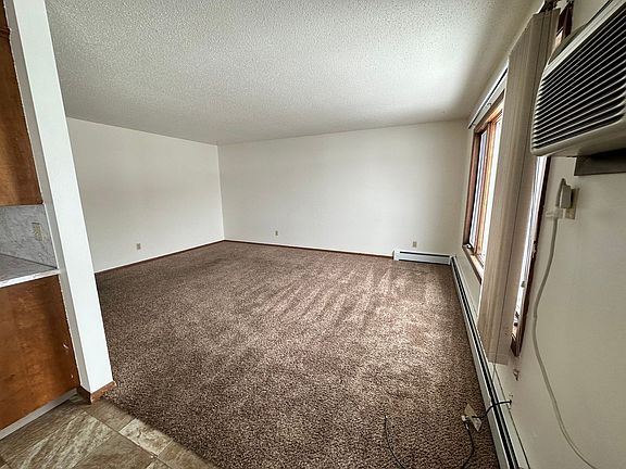 5th image of 310 12th Ave NW #2