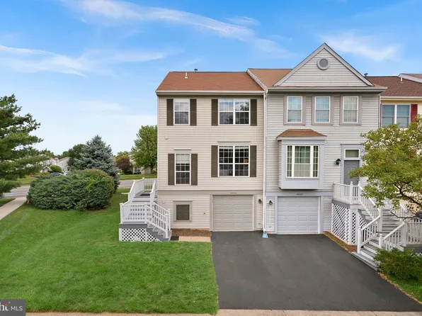 46700 Sandalwood Sq, Sterling, VA 20164