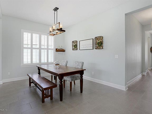 3rd image of 376 Silver Sage Ln