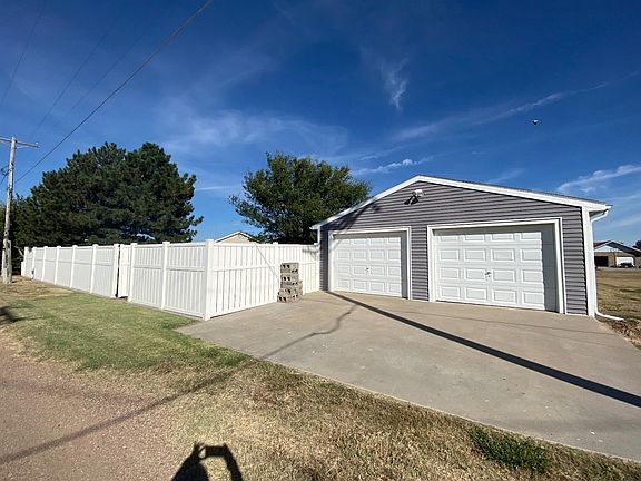 3rd image of 515 W Tuscarora Ct