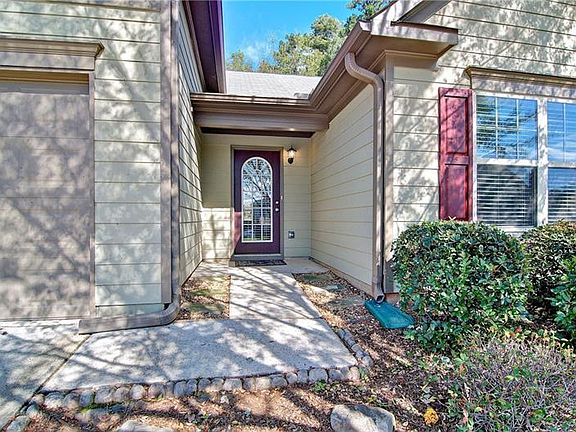 4th image of 132 Cornerstone Pl